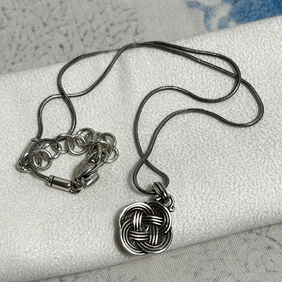 Brighton Stonebriar Eternity Necklace Silver Plated Crystals Pendant - Picture 8 of 11